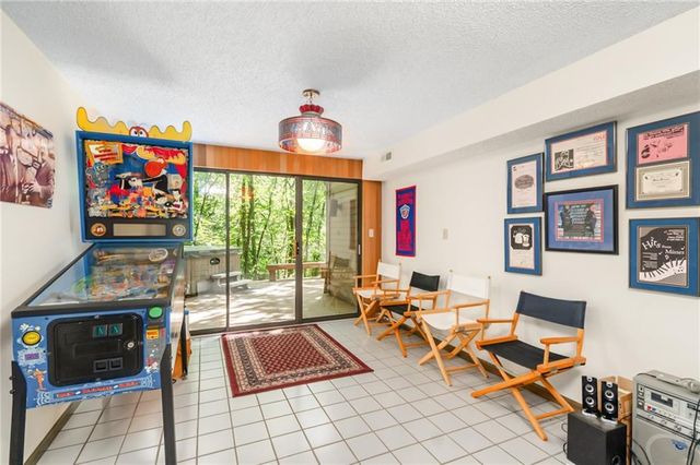 Raintree Place, Lawrence, KS 66047