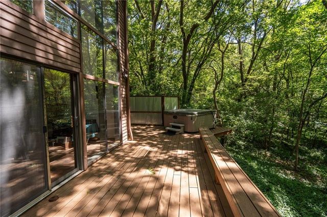 Raintree Place, Lawrence, KS 66047