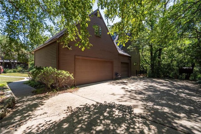 Raintree Place, Lawrence, KS 66047