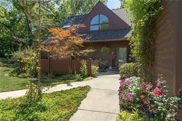 Raintree Place, Lawrence, KS 66047