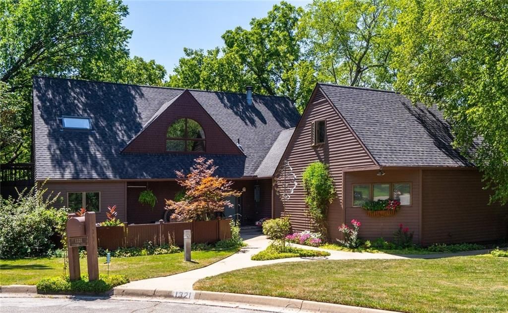 Raintree Place, Lawrence, KS 66047