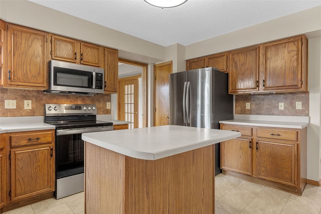 1306 Prairieview Drive NE, Cedar Rapids, IA 52402