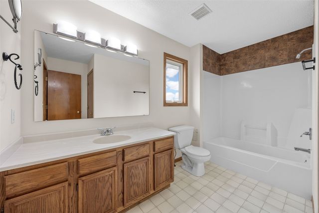 1306 Prairieview Drive NE, Cedar Rapids, IA 52402