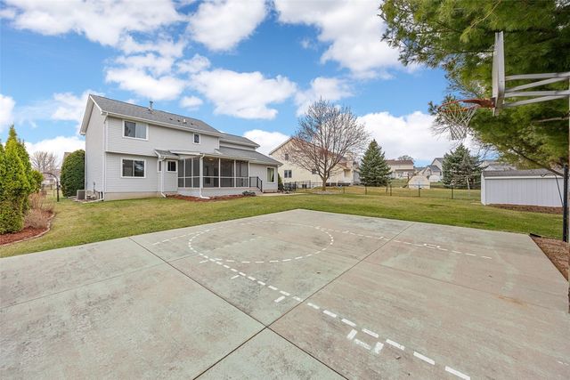 1306 Prairieview Drive NE, Cedar Rapids, IA 52402