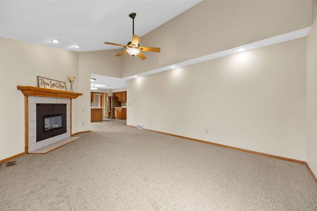 1306 Prairieview Drive NE, Cedar Rapids, IA 52402