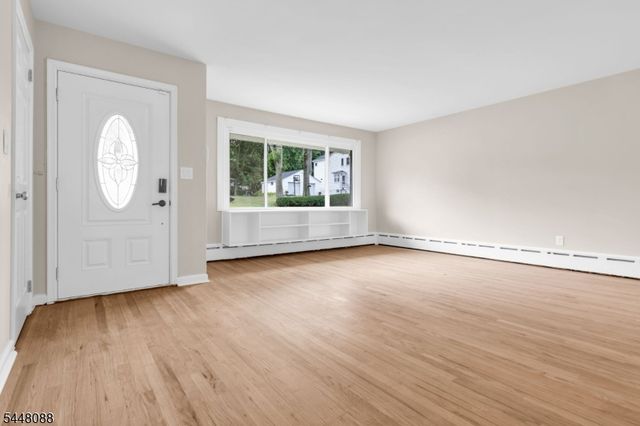 102 Wiltop Rd, Netcong Boro, NJ 07857