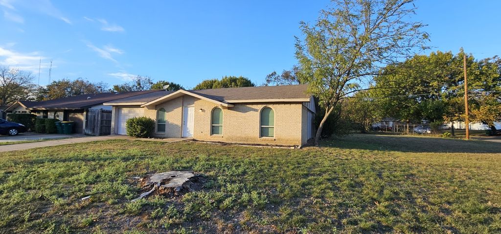 125 Astoria Drive, Cedar Hill, TX 75104
