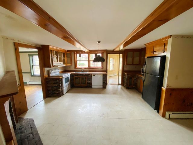 110 Pearson Hill Road, Webster, NH 03303