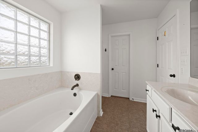 14380 Summerset Dr, Gonzales, LA 70737
