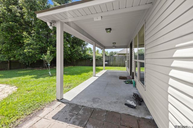 14380 Summerset Dr, Gonzales, LA 70737