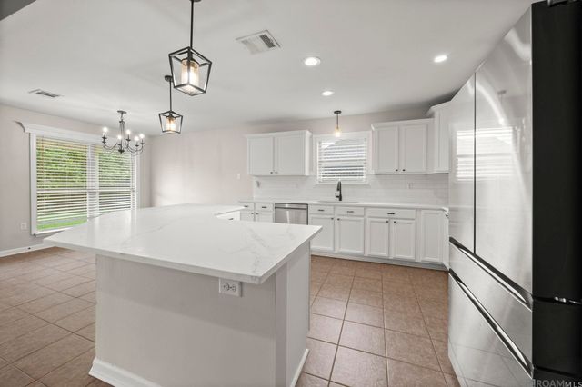 14380 Summerset Dr, Gonzales, LA 70737