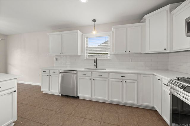 14380 Summerset Dr, Gonzales, LA 70737