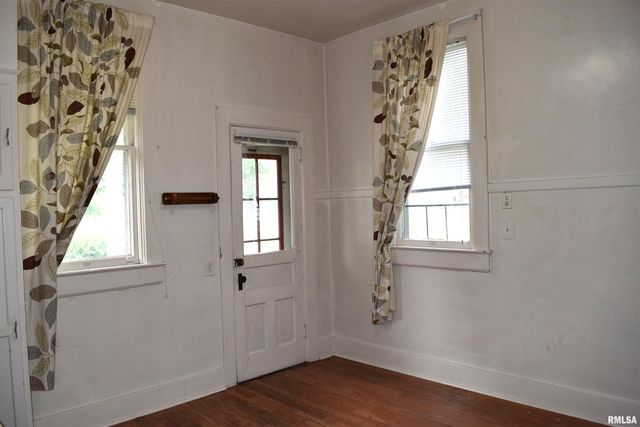 1503 W CALLENDER Avenue, Peoria, IL 61606