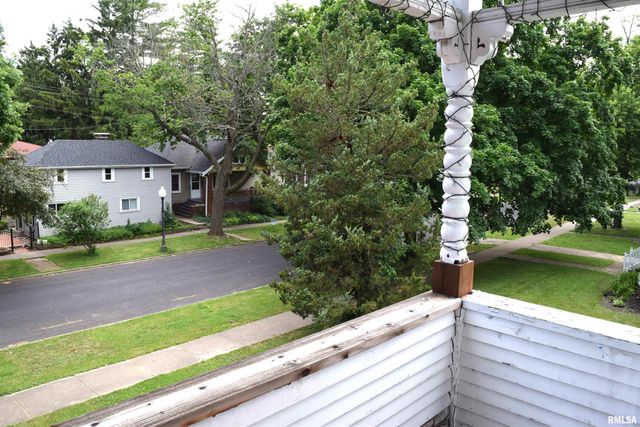 1503 W CALLENDER Avenue, Peoria, IL 61606