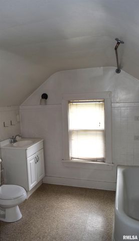 1503 W CALLENDER Avenue, Peoria, IL 61606