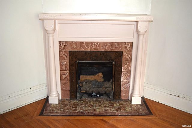 1503 W CALLENDER Avenue, Peoria, IL 61606