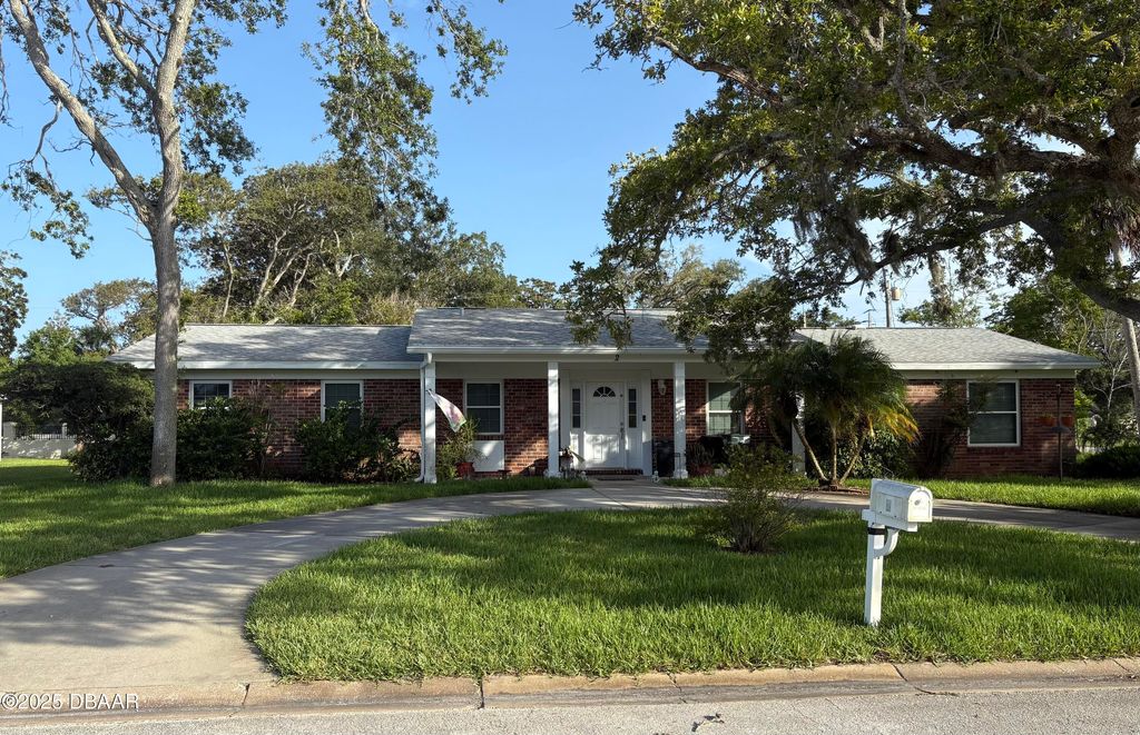 2 Cameo Circle Circle, Ormond Beach, FL 32174