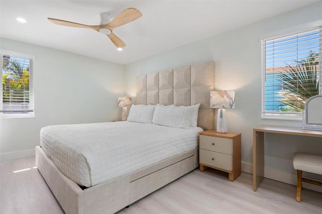 118 9TH STREET N, Bradenton Beach, FL 34217
