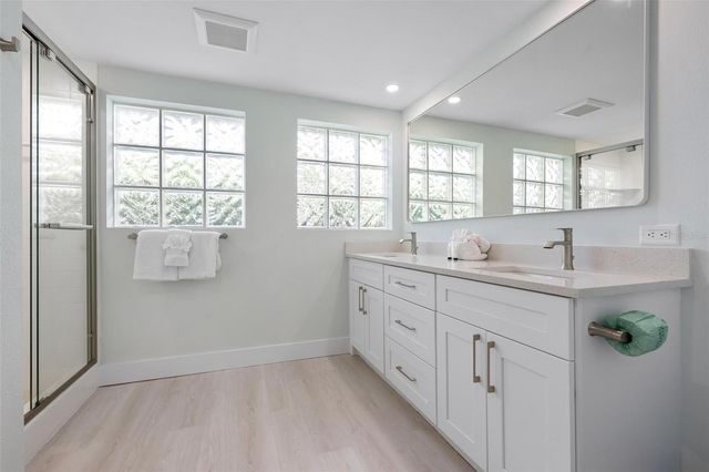 118 9TH STREET N, Bradenton Beach, FL 34217