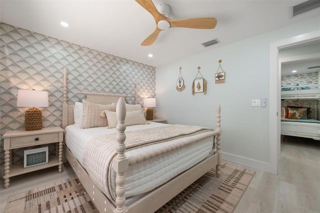 118 9TH STREET N, Bradenton Beach, FL 34217