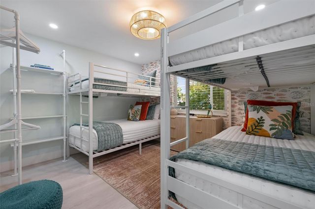 118 9TH STREET N, Bradenton Beach, FL 34217