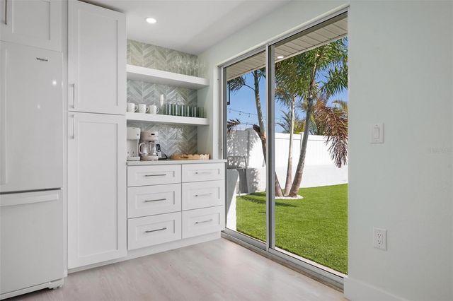 118 9TH STREET N, Bradenton Beach, FL 34217