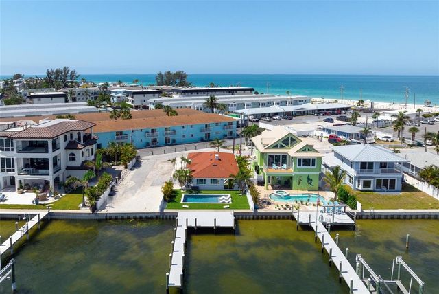 118 9TH STREET N, Bradenton Beach, FL 34217