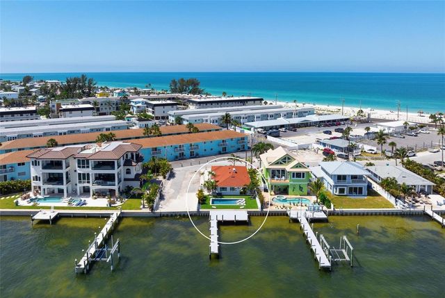 118 9TH STREET N, Bradenton Beach, FL 34217