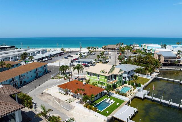 118 9TH STREET N, Bradenton Beach, FL 34217