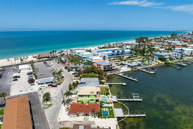 118 9TH STREET N, Bradenton Beach, FL 34217