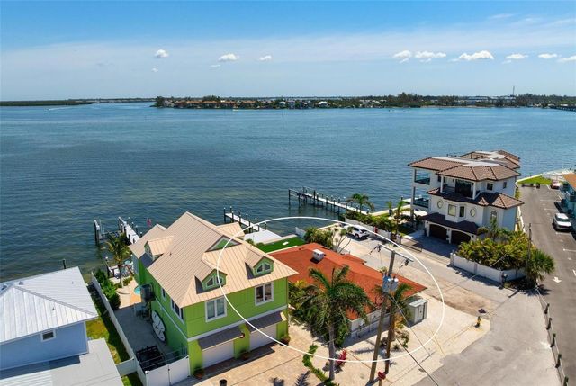 118 9TH STREET N, Bradenton Beach, FL 34217