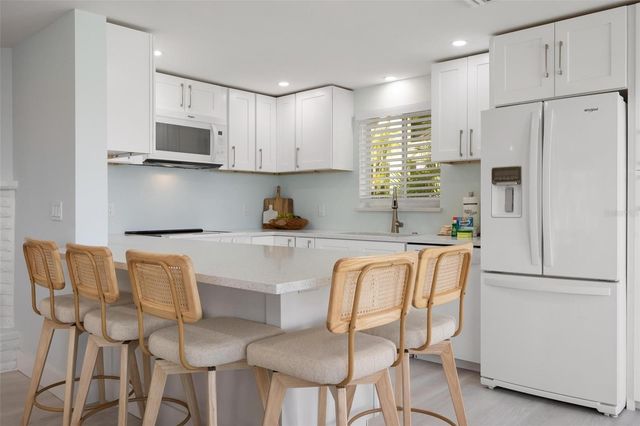 118 9TH STREET N, Bradenton Beach, FL 34217