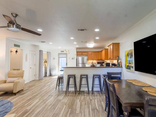 127 Pompano Avenue, Galveston, TX 77550