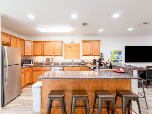 127 Pompano Avenue, Galveston, TX 77550