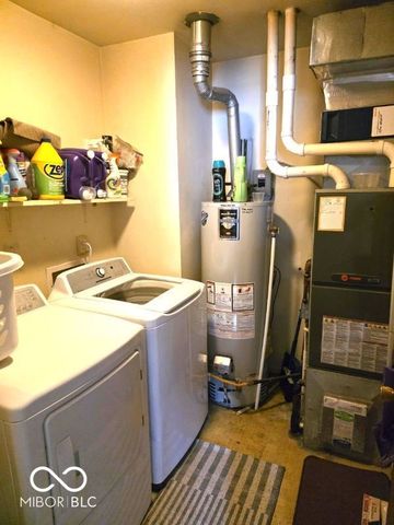 6725 Lakeknoll Drive, Indianapolis, IN 46220