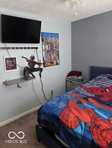 6725 Lakeknoll Drive, Indianapolis, IN 46220