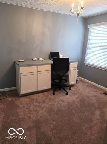 6725 Lakeknoll Drive, Indianapolis, IN 46220