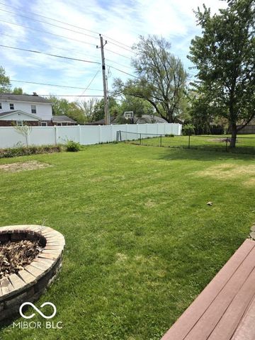 6725 Lakeknoll Drive, Indianapolis, IN 46220