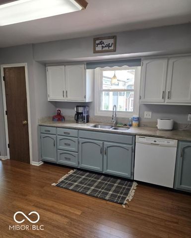 6725 Lakeknoll Drive, Indianapolis, IN 46220