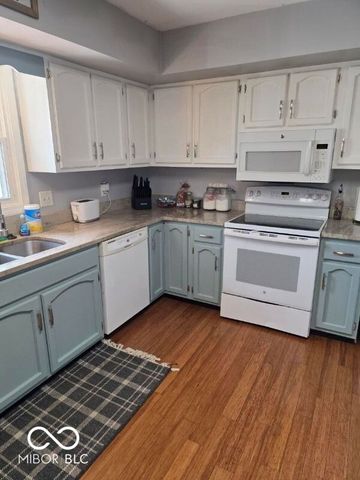 6725 Lakeknoll Drive, Indianapolis, IN 46220