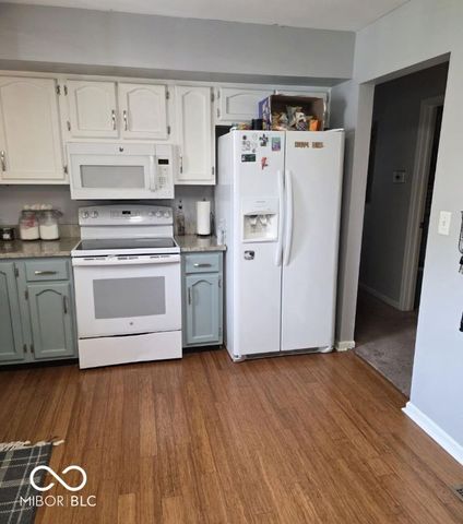 6725 Lakeknoll Drive, Indianapolis, IN 46220