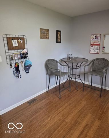 6725 Lakeknoll Drive, Indianapolis, IN 46220