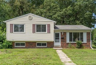 15702 Springhill Street, Romulus, MI 48174