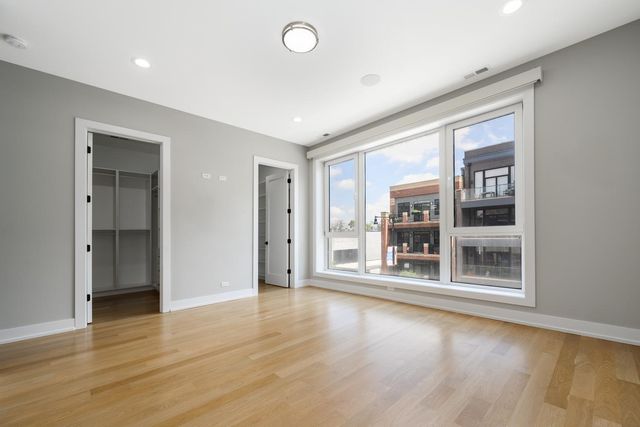 3056 N Lincoln Avenue 3, Chicago, IL 60657