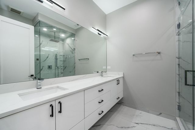 3056 N Lincoln Avenue 3, Chicago, IL 60657