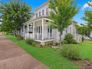 40 Center Lane N, Carlton Landing, OK 74432
