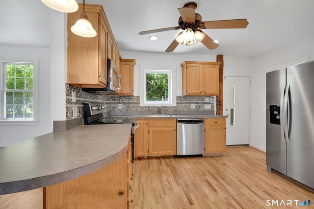 25 Beecher Street, Seymour, CT 06483