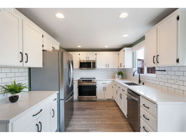 7027 Se 78TH Ave, Portland, OR 97206