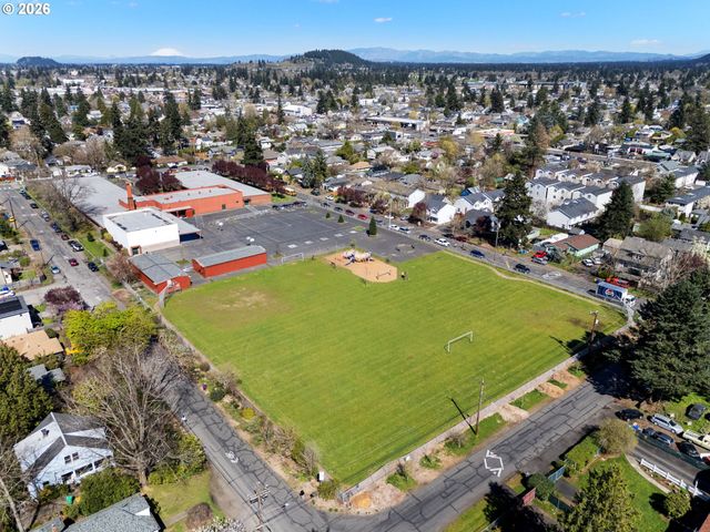 7027 Se 78TH Ave, Portland, OR 97206