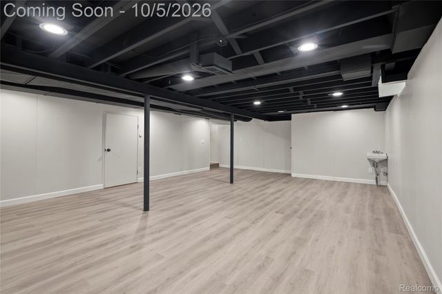 4014 Greenfield Road, Berkley, MI 48072